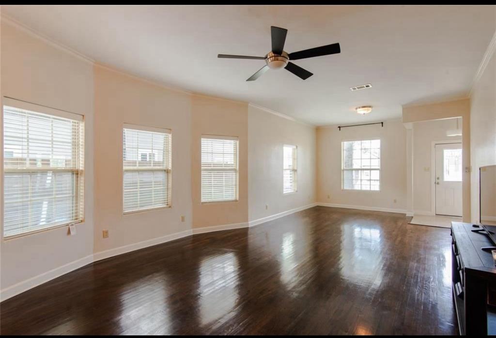 825 W 12th Street