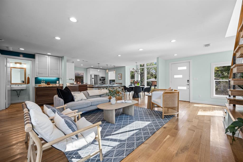 2547 Wentworth Street