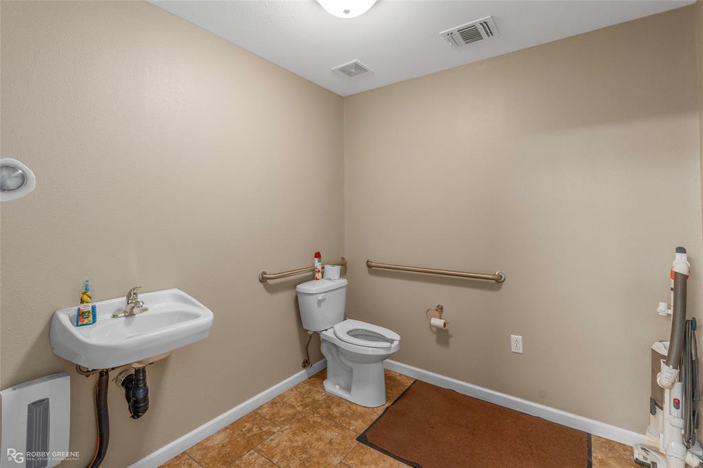 Town of Vivian - Commercial Sale