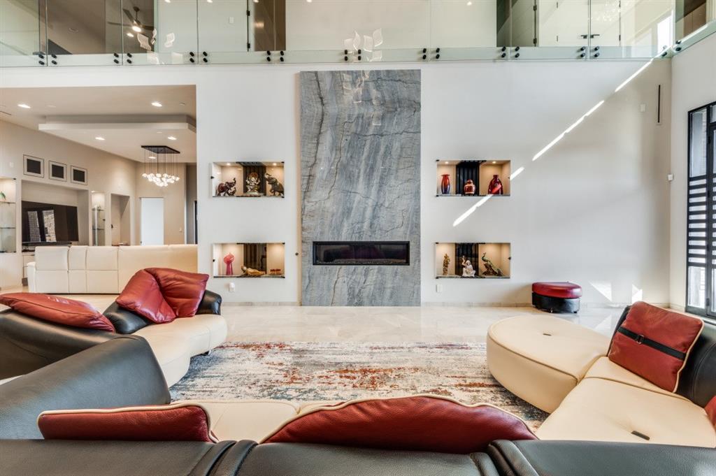 712 Crescent Heights