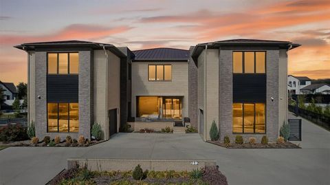 Photo of 712 Crescent Heights, Southlake, TX 76092 (MLS # 21128492)