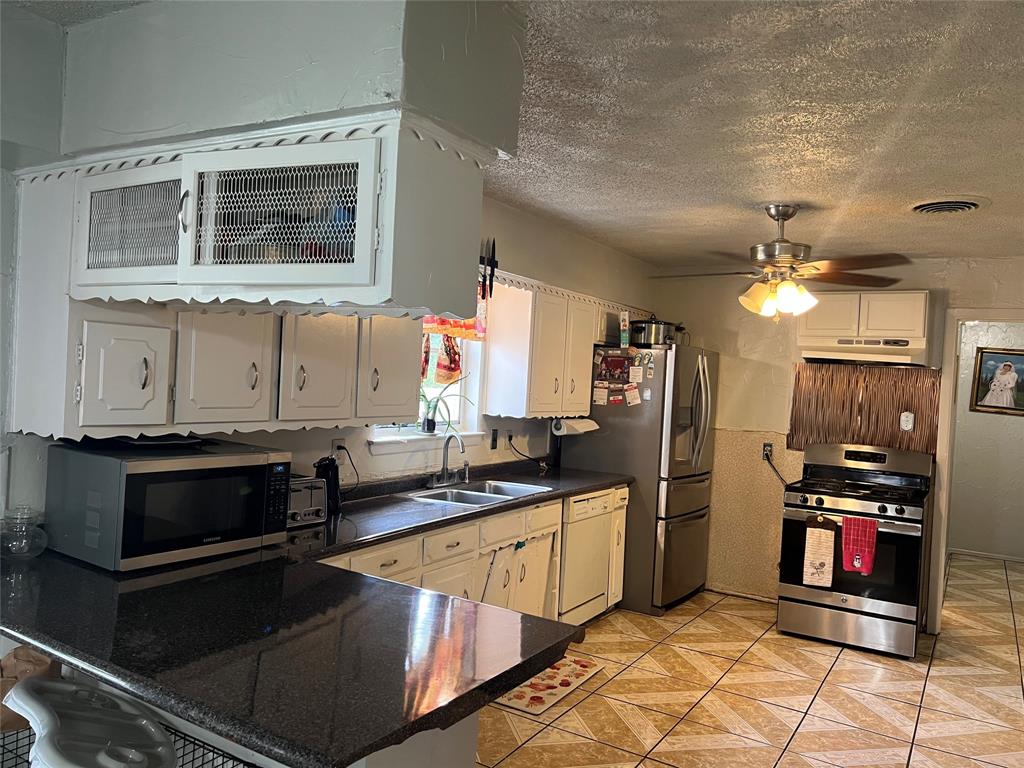 Valwood Park 14 - Residential