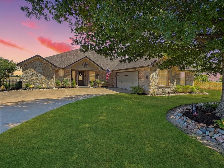 Photo 1 of 39 — 7205 Muirfield Drive, Cleburne, TX 76033