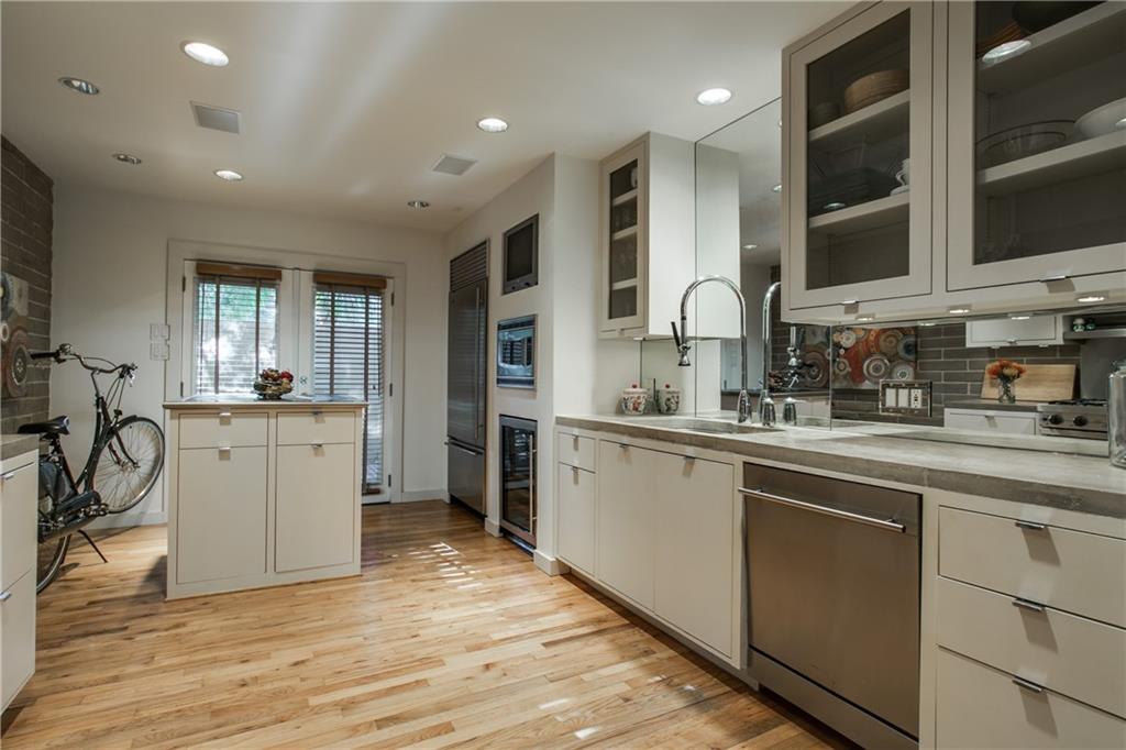 F R Wilsons North Dallas Add - Residential Lease