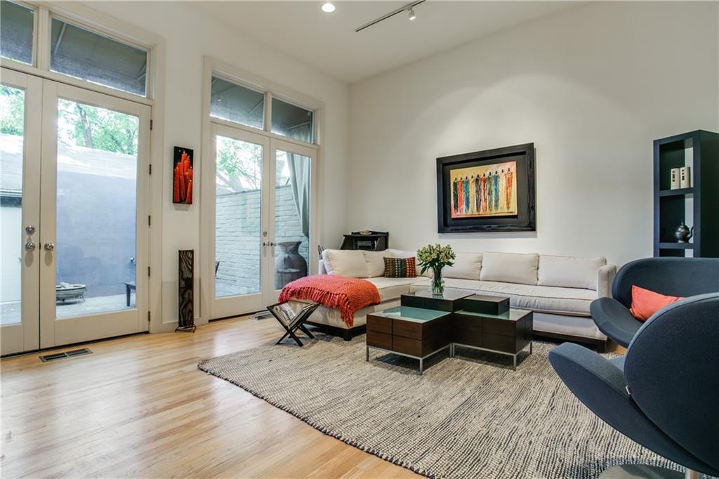 F R Wilsons North Dallas Add - Residential Lease