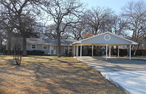 5702 Teasley Lane Denton TX 76210