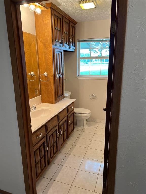 5702 Teasley Lane