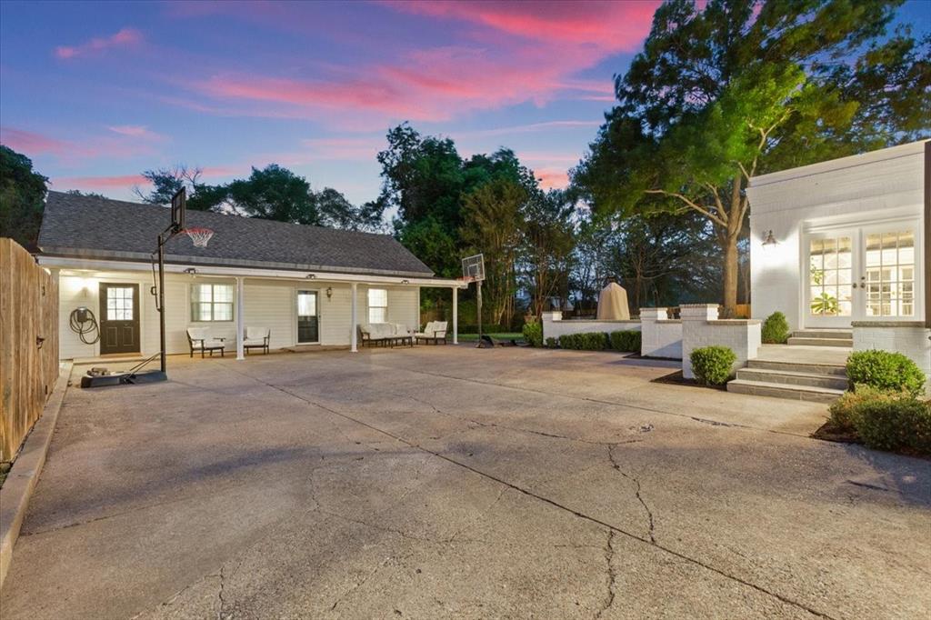 Mt Lookout - Residential