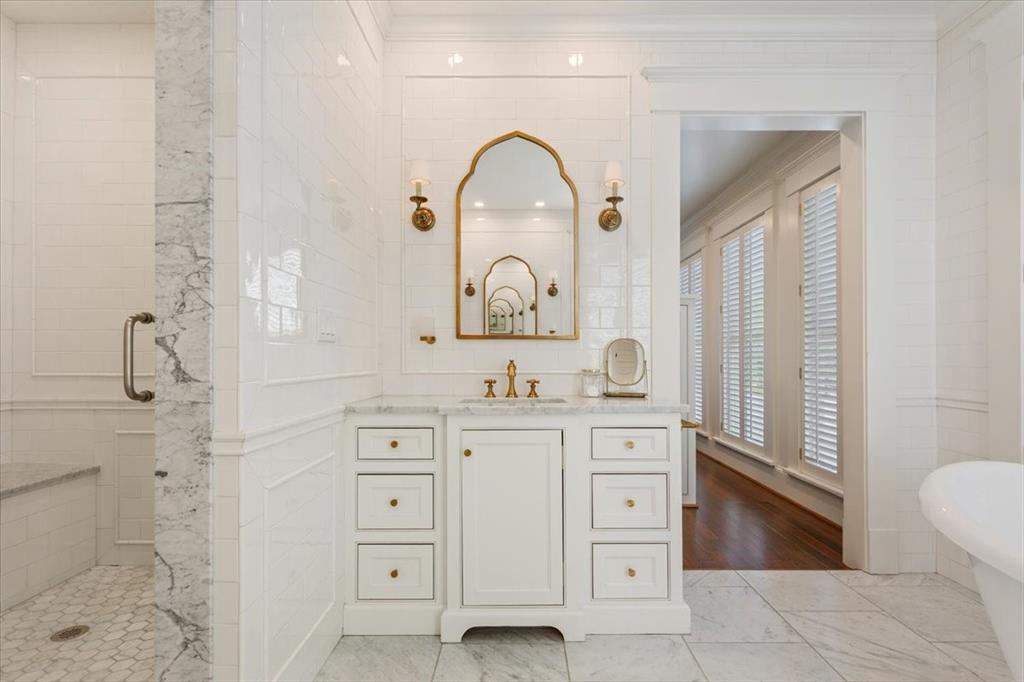 Mt Lookout - Residential