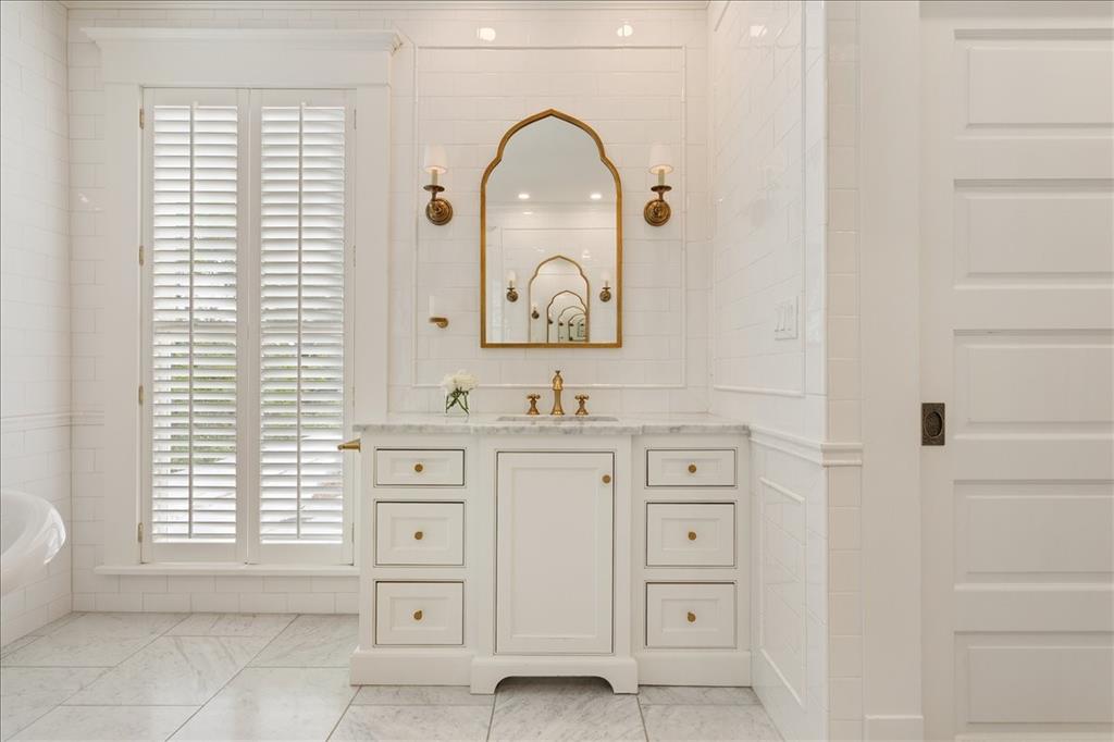 Mt Lookout - Residential