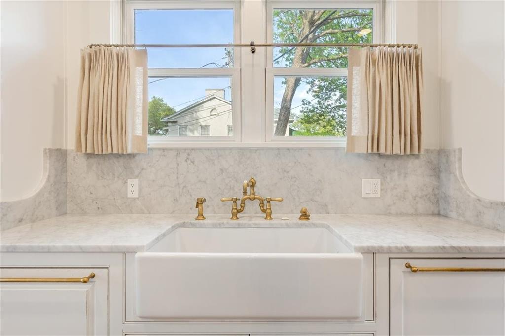 Mt Lookout - Residential