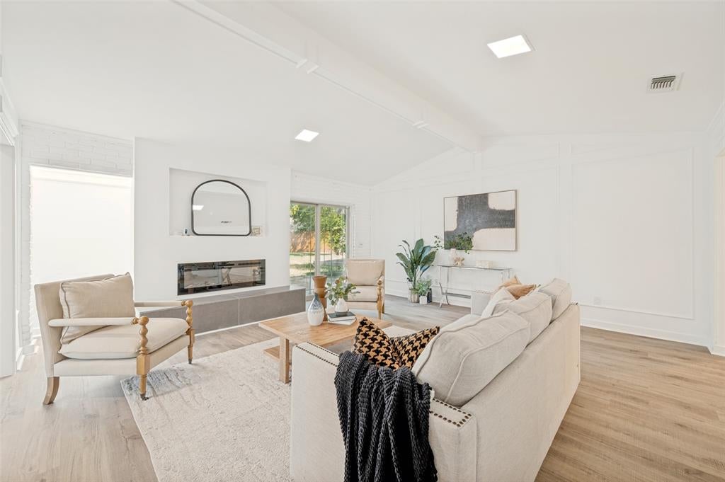 5012 Hatherly Drive