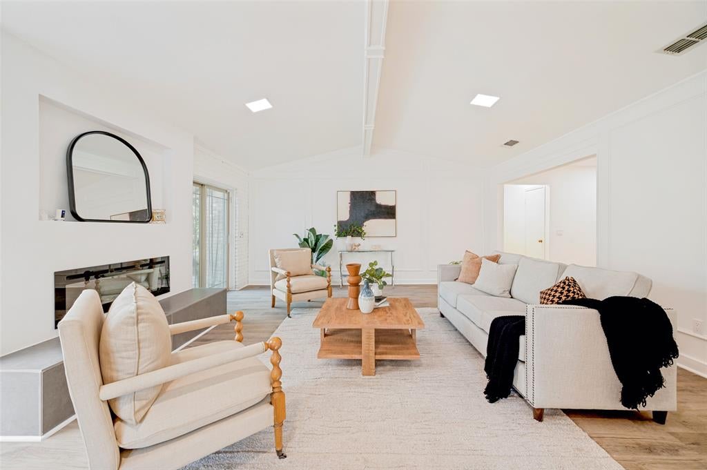 5012 Hatherly Drive