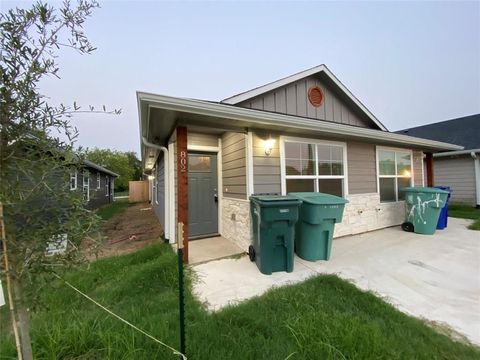 Photo of 802-804 N Broughton Street #802, Sherman, TX 75090 (MLS # 21156546)