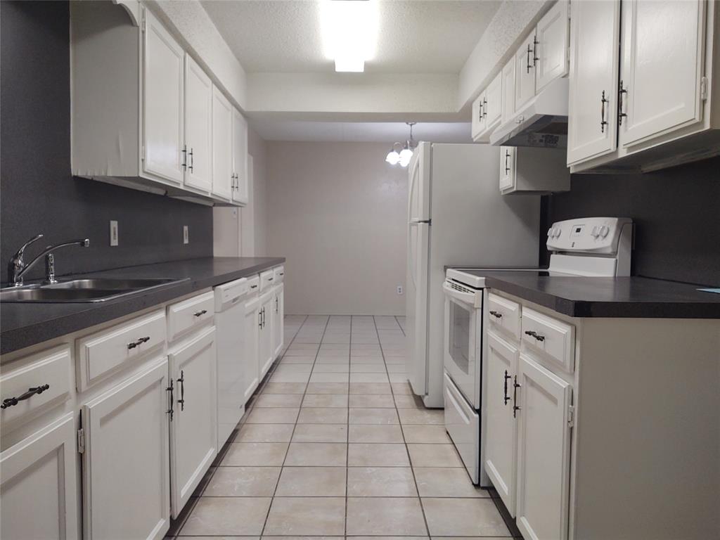 Chateau Estates - Residential Lease