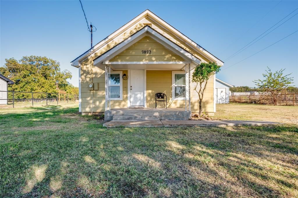 Photo for 7072 Fm 2153, Aubrey, TX 76227 (MLS # 21075486)