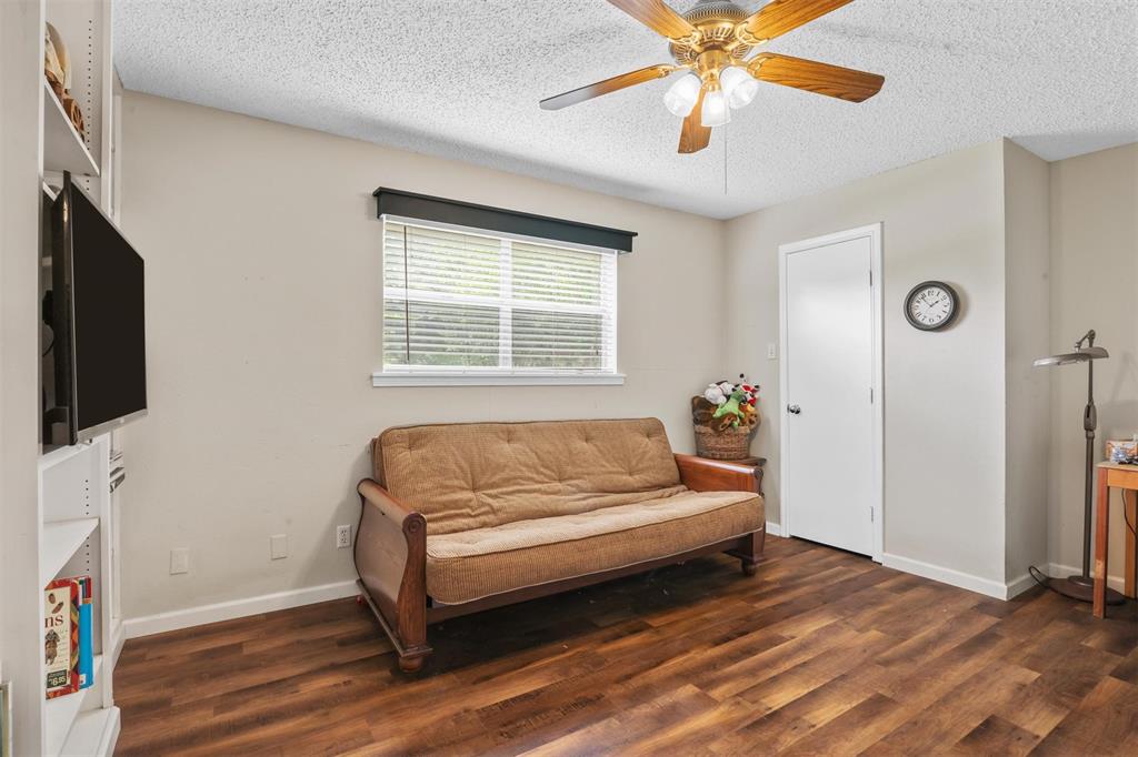 ABS A0354 JAS GRAYUM SURVEY, TRACT 32, 2.499 ACRES - Residential