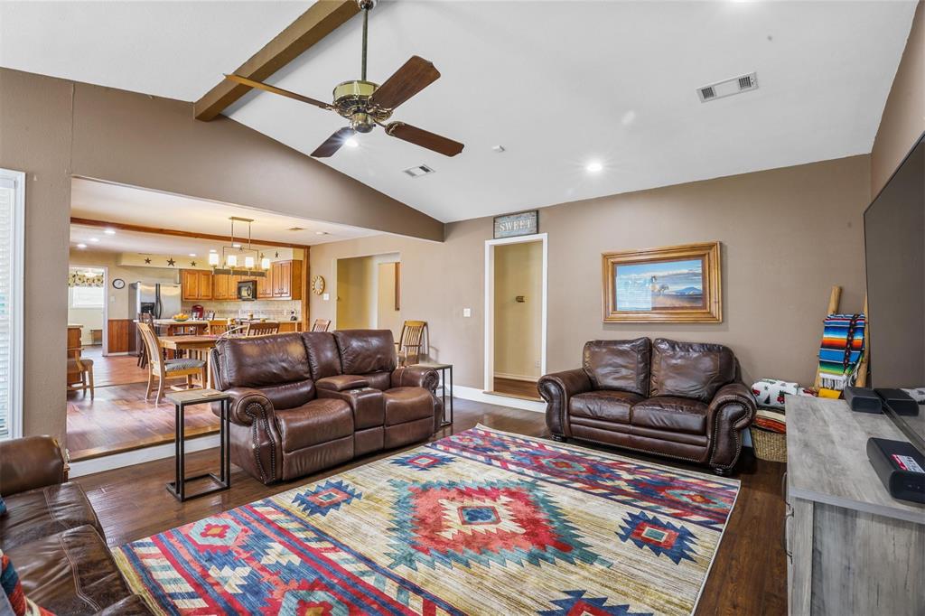 ABS A0354 JAS GRAYUM SURVEY, TRACT 32, 2.499 ACRES - Residential