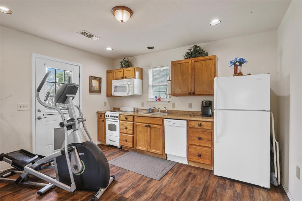 ABS A0354 JAS GRAYUM SURVEY, TRACT 32, 2.499 ACRES - Residential