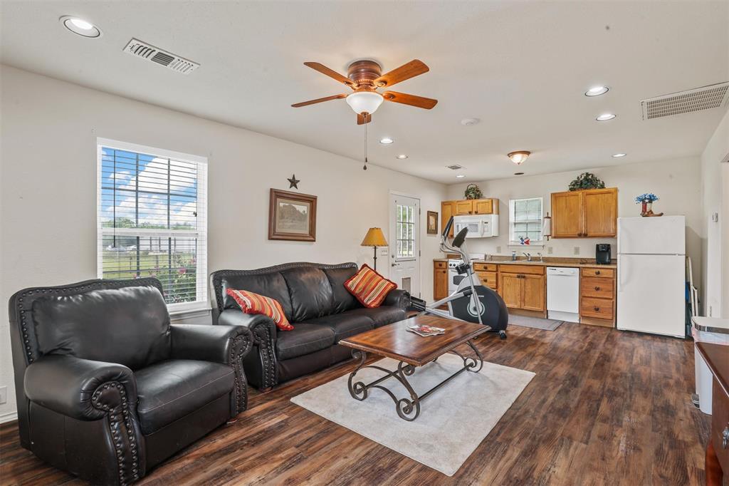 ABS A0354 JAS GRAYUM SURVEY, TRACT 32, 2.499 ACRES - Residential