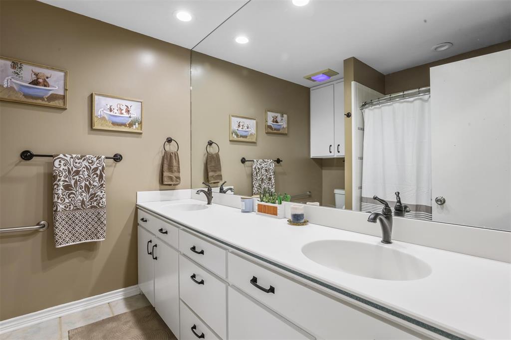 ABS A0354 JAS GRAYUM SURVEY, TRACT 32, 2.499 ACRES - Residential