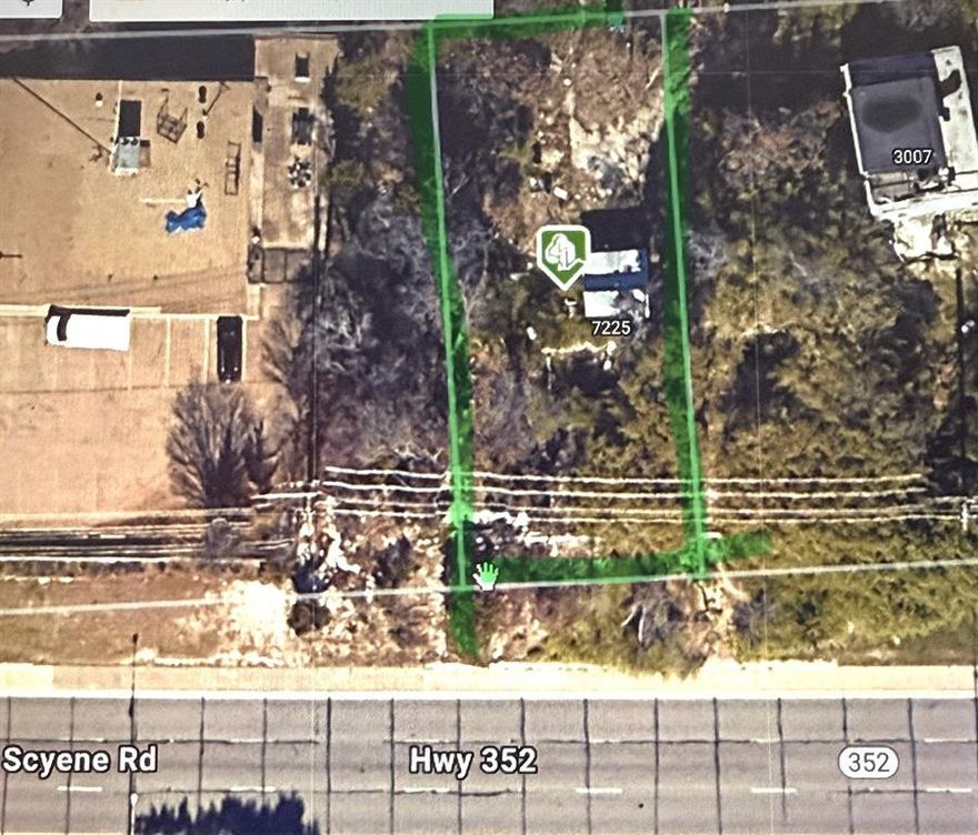 Wonderful opportunity to build your dream home or small business! This elevated lot sits above street level and offers a pleasant view. Its unique setting opens the door to creative building ideas and a truly distinctive home.  Ideally located just 7 miles from downtown Dallas, the property provides quick access to city conveniences while maintaining a peaceful residential atmosphere.  Seller financing may be available.
Don’t miss this chance to design and create your own custom living or business space!