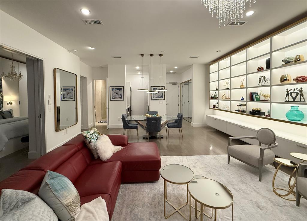 2200 Victory Avenue 2306