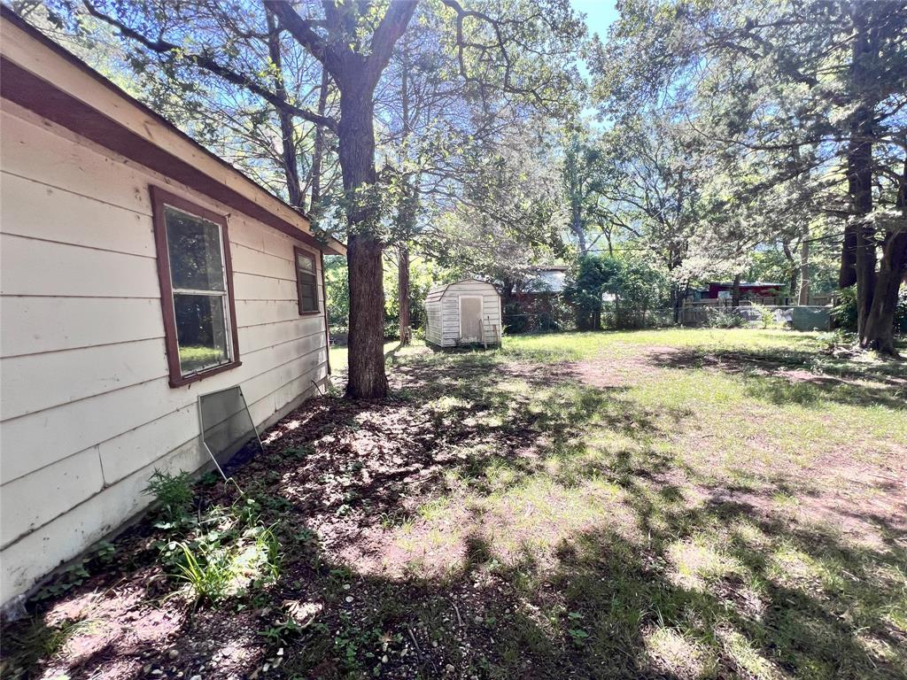 Photo 11 of 23 of 88 Ivanhoe Drive house