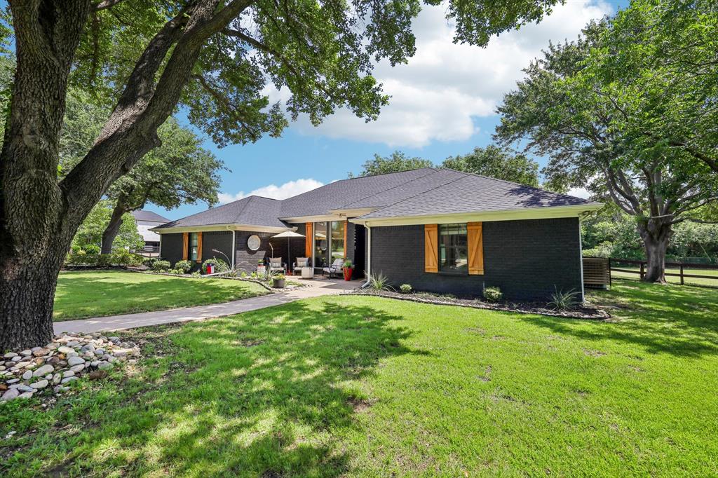 925 Meadow Drive