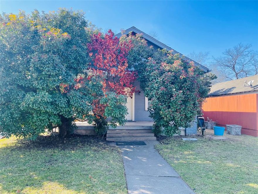 Located in the sought-after Sunset Hill neighborhood of North Oak Cliff, this 1922 Craftsman is just minutes from Bishop Arts, downtown Dallas, Trinity Groves, and Kidd Springs Park, it offers both charm and convenience. Impeccable opportunity for anyone looking for their next project! Roof and Windows have been replaced, exterior freshly painted in 2024 and Carrier HVAC replaced in 2025. The home has a detached 2 car garage. Survey Available. Multiple Offers Received Highest and Best Deadline Wed. Feb. 18 12noon CST.