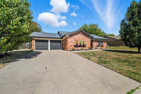 1013 Springdale Road Bedford TX 76021