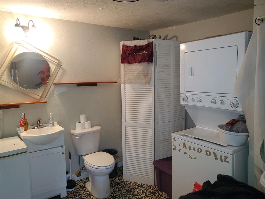 Fort Worth, Texas 76111, United States, 2 Bedrooms Bedrooms, ,2 BathroomsBathrooms,Residential,Active,7482