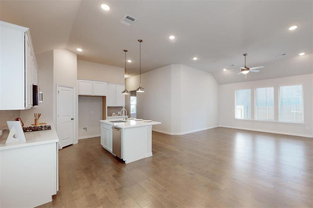 925 Plaza Lane