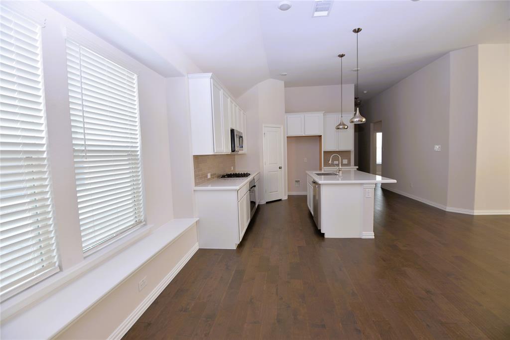 925 Plaza Lane