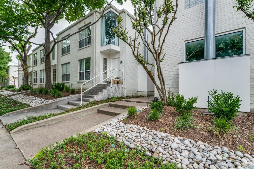 4122 Travis Street 9