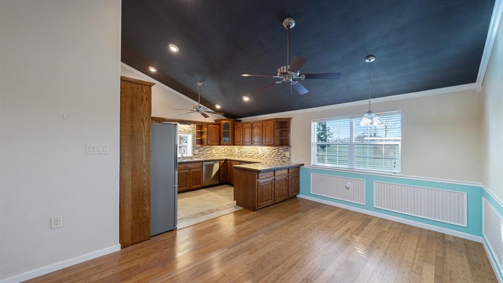 Acres 5.851, ABST: 328, SUR: J GIMBLE - Residential