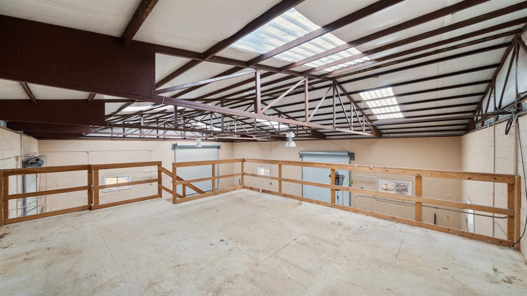 Acres 5.851, ABST: 328, SUR: J GIMBLE - Residential