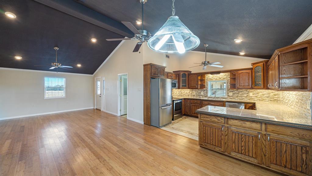 Acres 5.851, ABST: 328, SUR: J GIMBLE - Residential