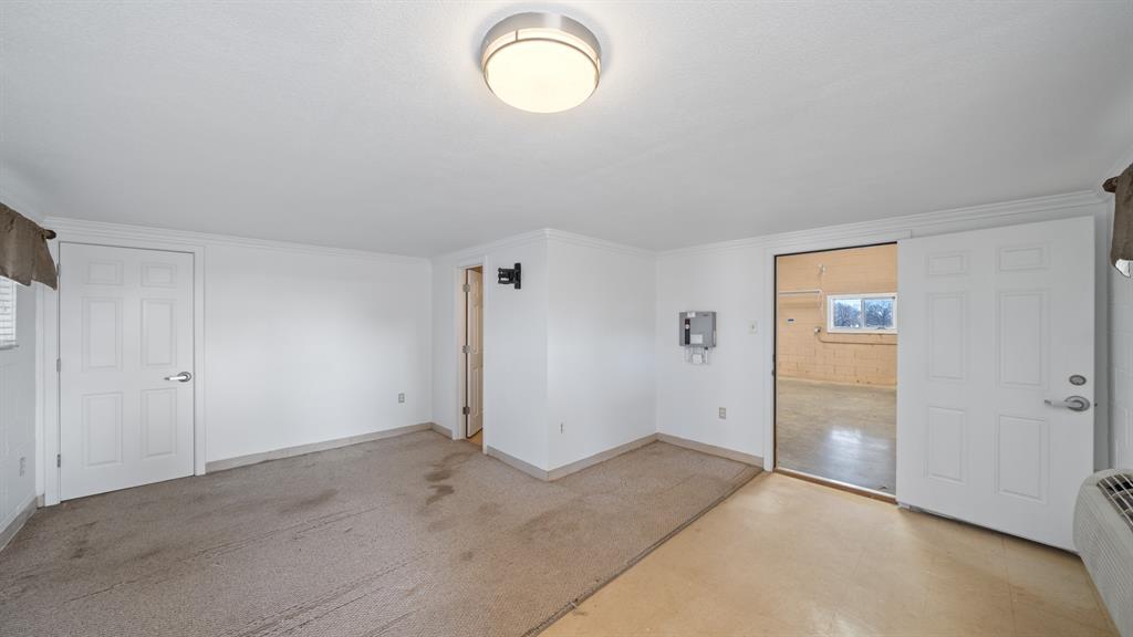 Acres 5.851, ABST: 328, SUR: J GIMBLE - Residential