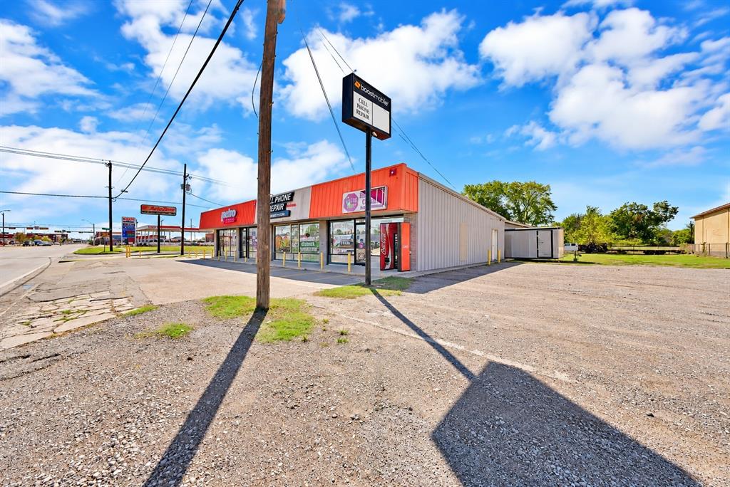 501 W Moore Avenue
