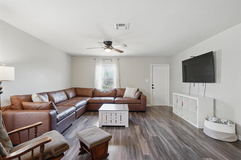 7926 Vineyard Drive