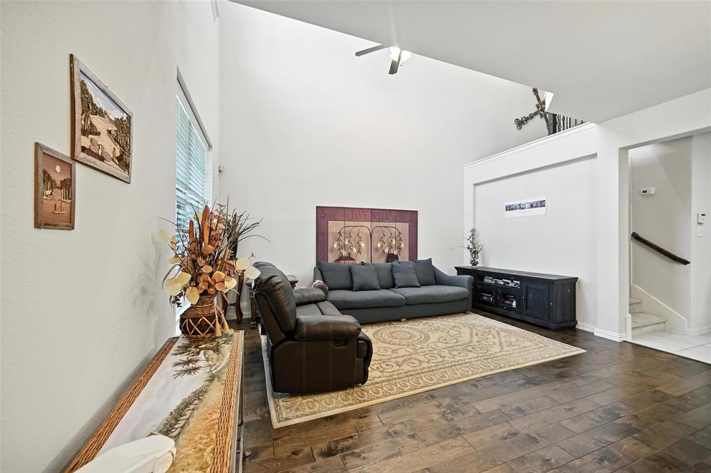 3923 Cascade Drive