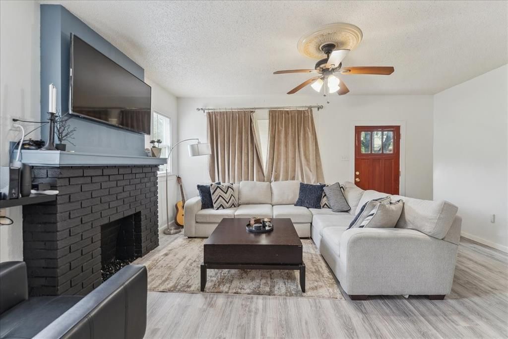 Photo of 4602 Junius Street, Dallas, TX 75246 (MLS # 21307445)