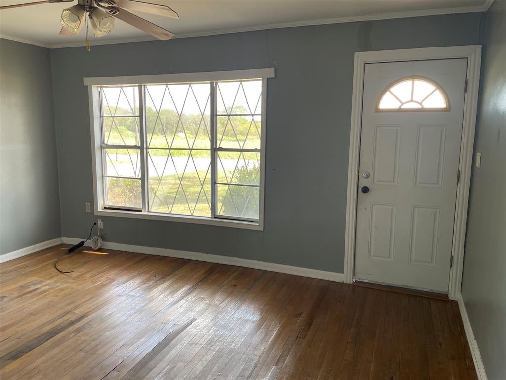 Photo of 219 Playdium Drive, West, TX 76691 (MLS # 21391866)
