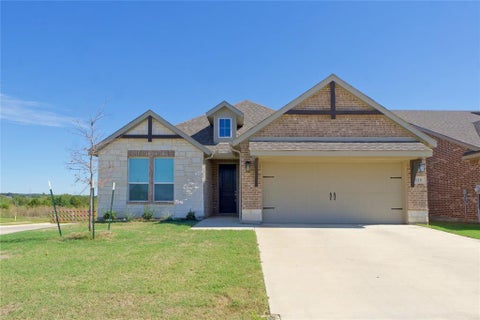 Photo of 616 Juneau Street, Gainesville, TX 76240 (MLS # 21398835)