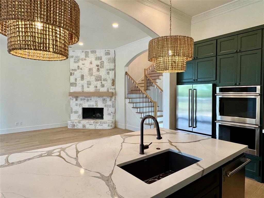 516 Heathland Crossing