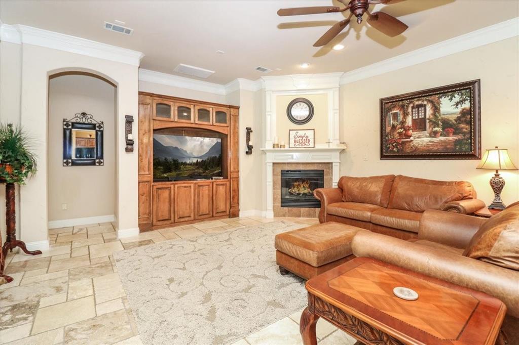 2221 Southern Oaks Drive