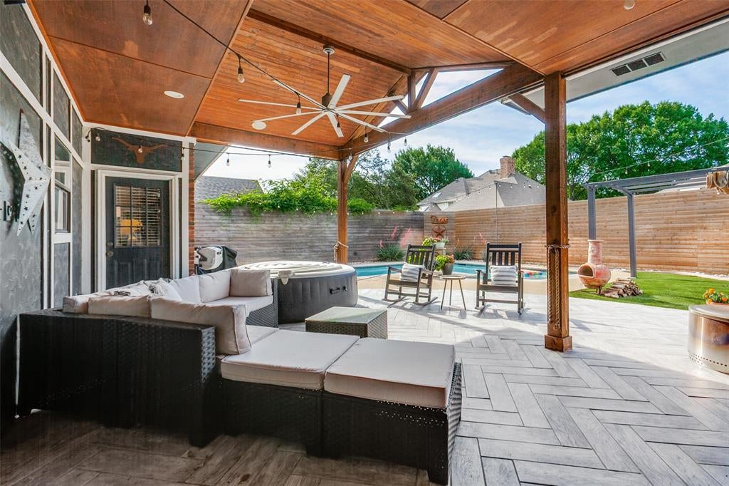 3904 Davis Circle