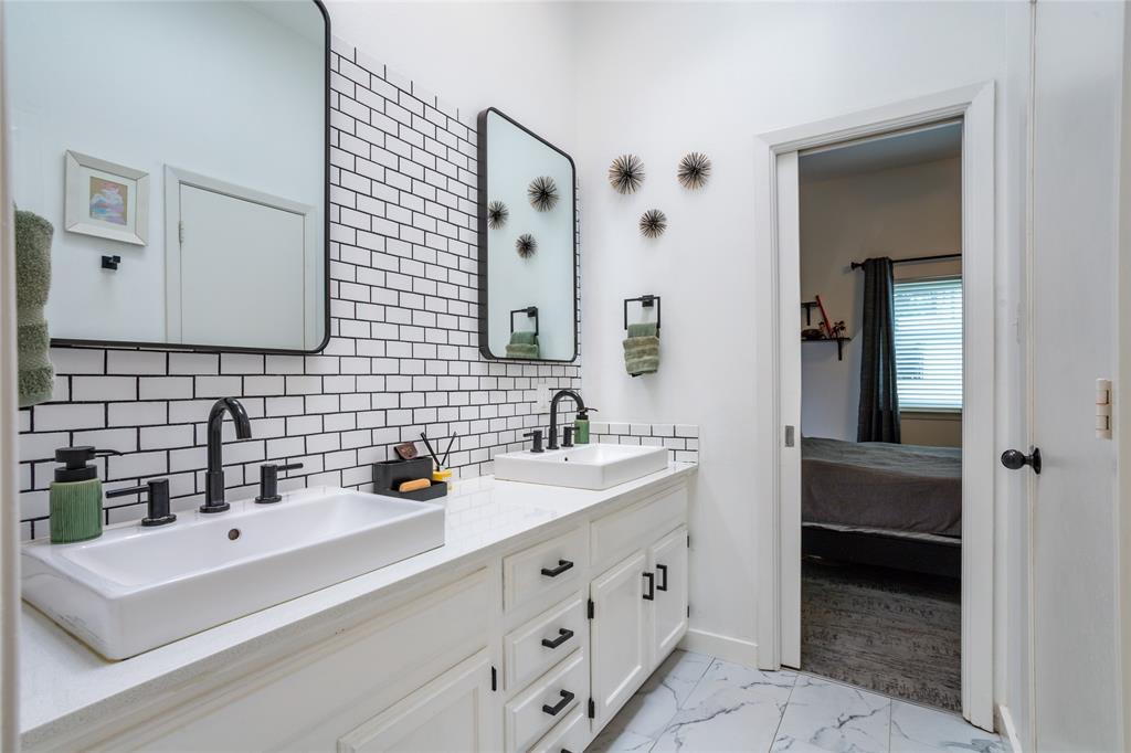 Holland Park Condo - Residential