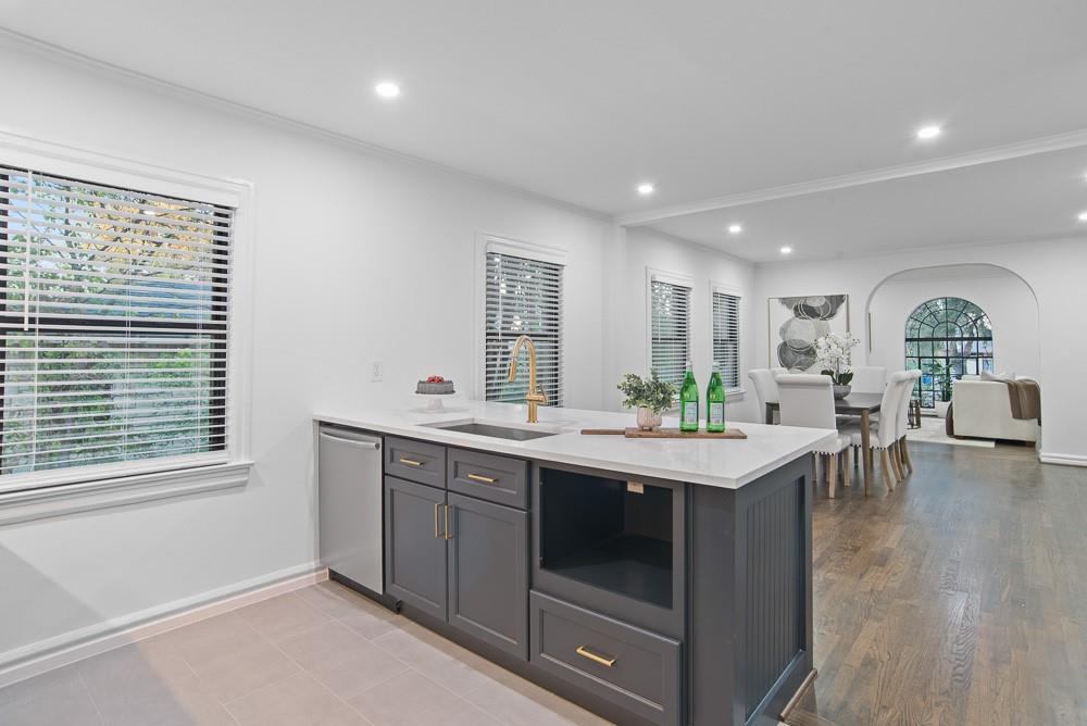 CEDAR CREST - Residential